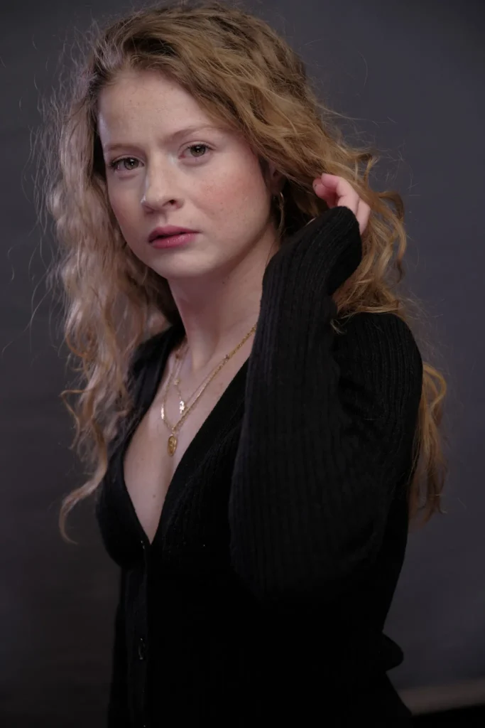 Ecem Uzun - Biography