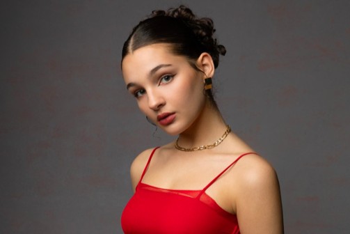 Billie Boullet Biography: Net Worth, Boyfriend, Age, Height,  Parents, Movies & TV Shows, Relationship, Instagram
