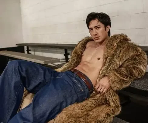 Hudson Williams Biography: Girlfriend, Movies & TV Shows, Age, Height, Net Worth, Parents, Ethnicity