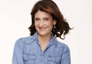 Amy Aquino - Biography