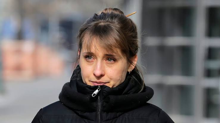 Allison Mack - Biography