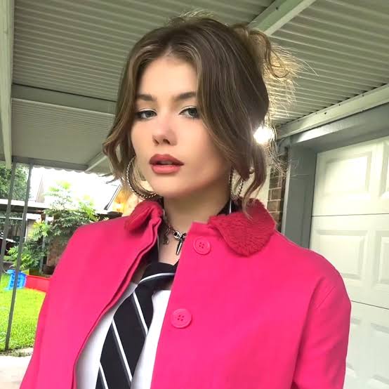 Kerri Medders Biography: Songs, Albums, Movies, Age, Height, Net Worth, Parents, Boyfriend, TV Shows, Ethnicity