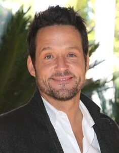 Josh Hopkins - Biography