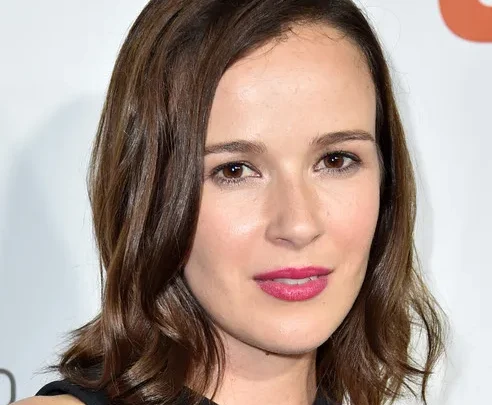 Claire van der Boom Biography: Net Worth, Partner, Age, Parents, Children, Movies, TV Shows, Instagram, Height, Awards