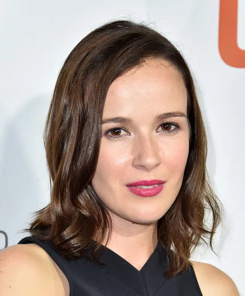 Claire van der Boom Biography: Net Worth, Partner, Age, Parents, Children, Movies, TV Shows, Instagram, Height, Awards