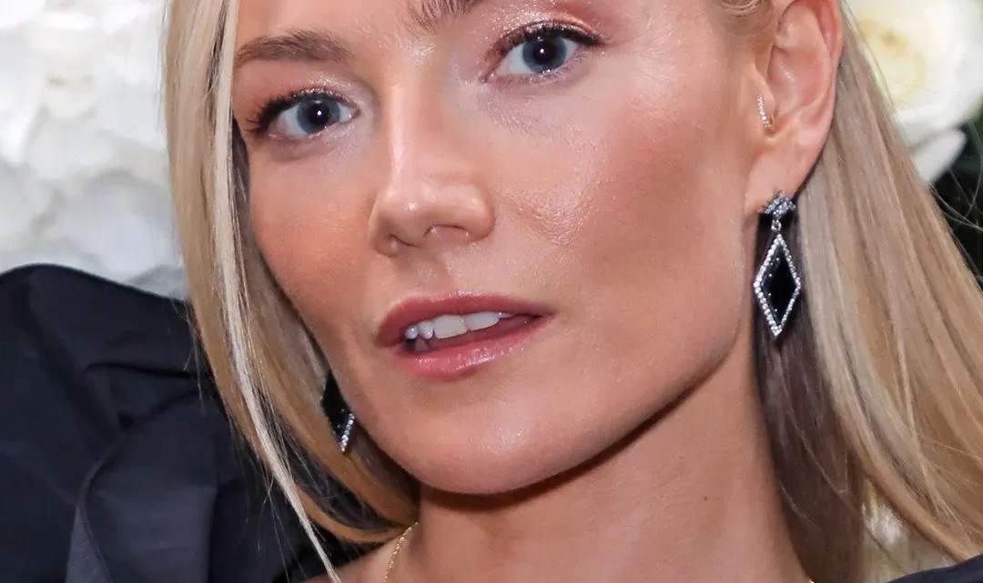 Clara Paget Biography: Instagram, Husband, Age, Height, Net Worth, Parents, Awards, Kids, Movies, TV Shows, Modelling