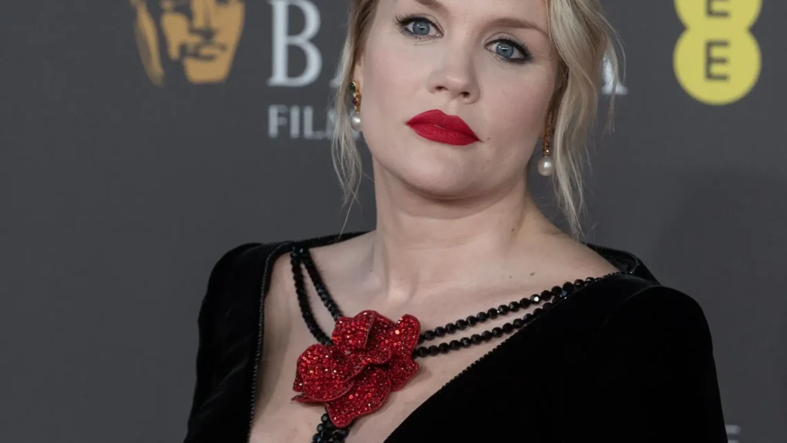 Emerald Fennell Biography: Net Worth, Husband, Movies, TV Shows, Age, Height, Awards, Instagram
