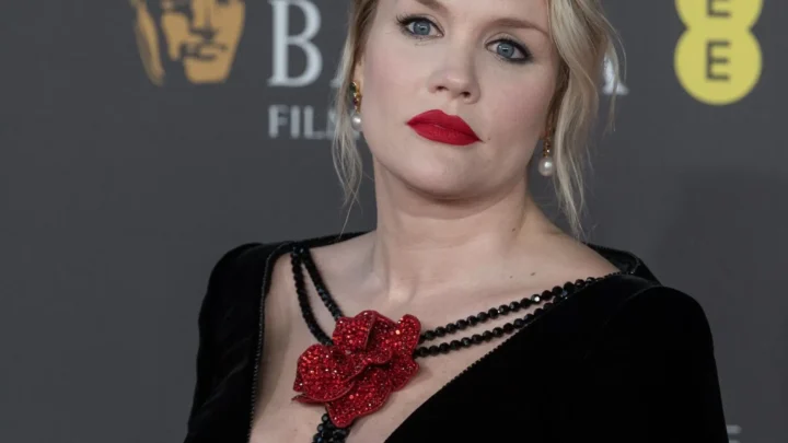 Emerald Fennell Biography: Net Worth, Husband, Movies, TV Shows, Age, Height, Awards, Instagram