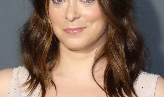 Rachel Bloom Biography: Height, Age, Parents, Ethnicity, Net Worth, Awards, Husband, Movies
