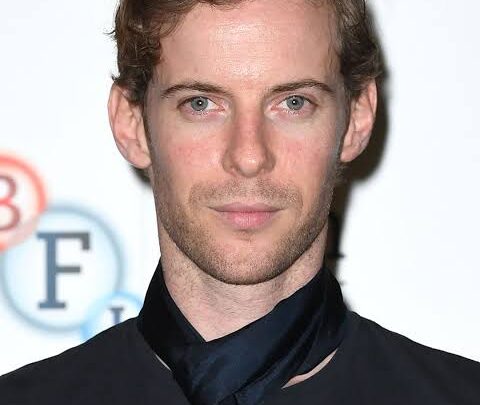 Luke Treadaway Biography: Age, Songs, Movies, Girlfriend, TV Shows, Height, Net Worth, Siblings, Instagram