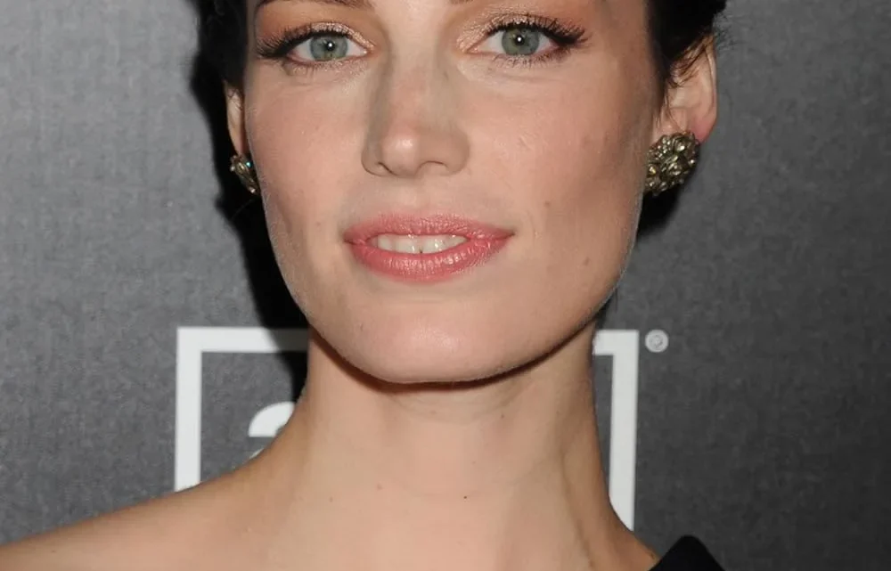 Jessica Paré Biography: Height, Religion, Boyfriend, Age, Net Worth, Ethnicity, Parents