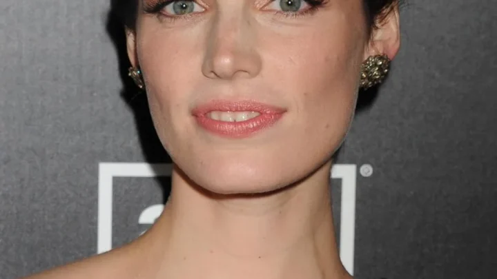 Jessica Paré Biography: Height, Religion, Boyfriend, Age, Net Worth, Ethnicity, Parents