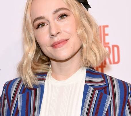 Sarah Goldberg Biography: Net Worth, Husband, Movies, Age, Height, Ethnicity, Parents