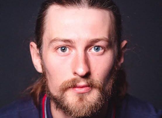 Elliott Tittensor Biography: Age, Height, Net Worth, Siblings, Movies & TV Shows, Instagram, Awards