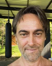 Stuart Townsend Biography: Partner, Age, Height, Net Worth, Parents, Siblings, Kids, Movies, TV Shows, YouTube