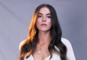 Kaniehtiio Horn