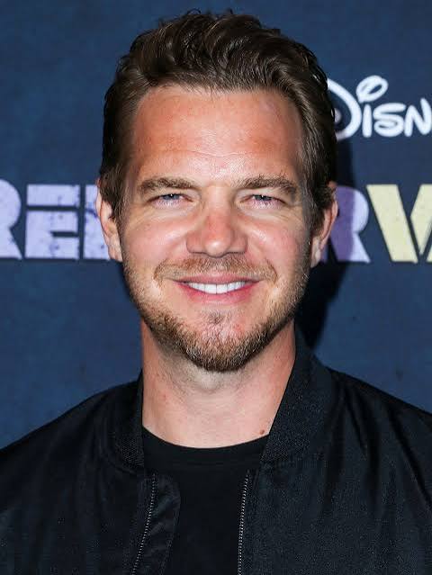 Taylor Handley Biography: Wife, Height, Net Worth, Ethnicity, Instagram, Children, Movies, Age