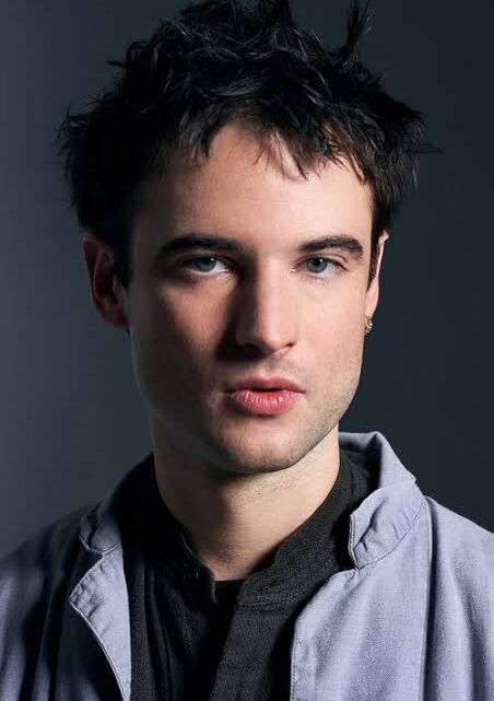 Tom Sturridge Biography: Girlfriend, Net Worth, Parents, Height, Movies, Age, Ethnicity, Instagram, Awards