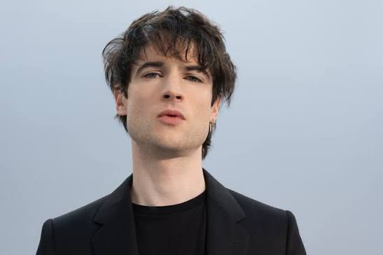 Tom Sturridge - Biography