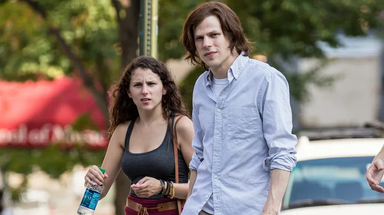 Hallie Eisenberg Biography: Real Name, Net Worth, Age, Height,  Parents, Boyfriend, Siblings, Movies, TV Shows, Instagram