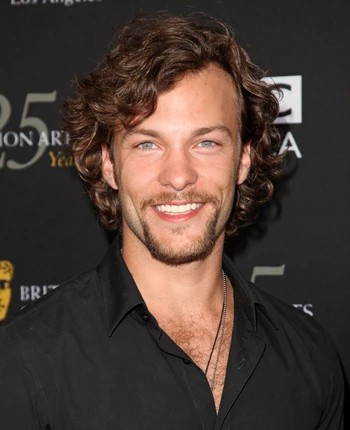 Kyle Schmid Biography: Age, Awards, Height, Ethnicity, Net Worth, Parents, Wife, Movies, Instagram