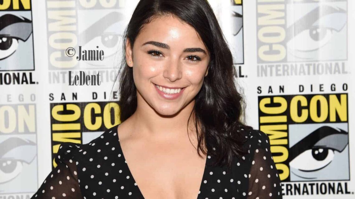 Nicole Muñoz Biography: Net Worth, Parents, Siblings, Age, Height, Movies, Boyfriend, TV Shows, Instagram