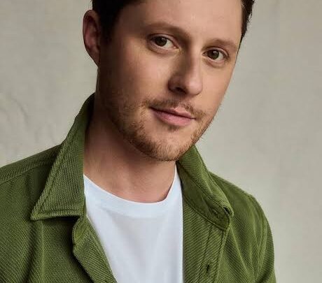 Noah Reid Biography: Age, Movies, Instagram, Height, Net Worth, Wife, Awards, Songs, Ethnicity