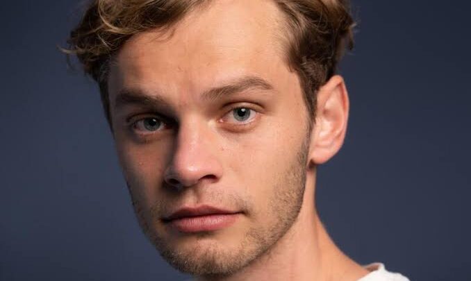 Aidan Scott Biography: Movies, Age, Girlfriend, Height, Siblings, Net Worth, Parents, TV Shows, Facebook