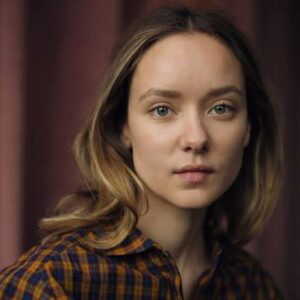 Alexandra Dowling - Biography