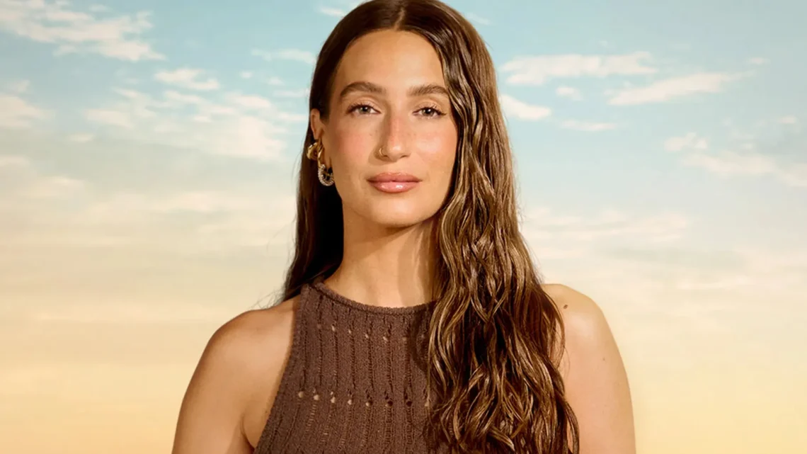 Amanda Batula Biography: Husband, Age, Height, Net Worth, Parents, Partner