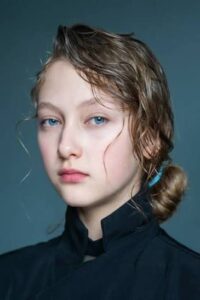Diana Enakaeva - Biography