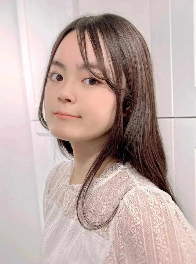 Anna Nagase - Biography