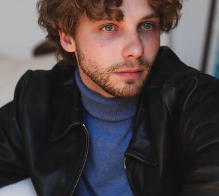 Jérémy Gillet Biography: Net Worth, Ethnicity, Age, Girlfriend, Movies, Height, Instagram