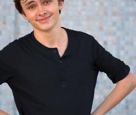 Stuart Allan Biography: Net Worth, Parents, Girlfriend, Movies, Age, Height, Awards, Instagram