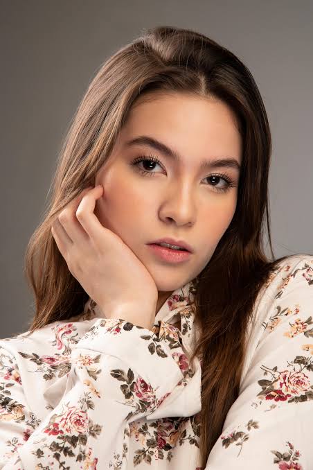 Alanna De La Rossa - Biography