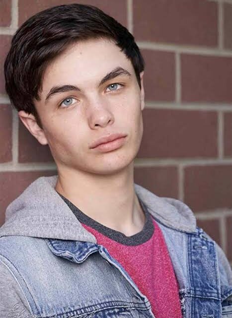 Logan Williams Biography: Parents, Height, Net Worth, Awards, Girlfriend, Age, Ethnicity, Movies, Height, Death