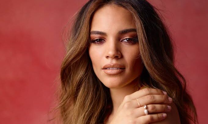 Leslie Grace Biography: Age, Height, Net Worth, Parents, Songs, Movies, Boyfriend, Awards, YouTube, Albums