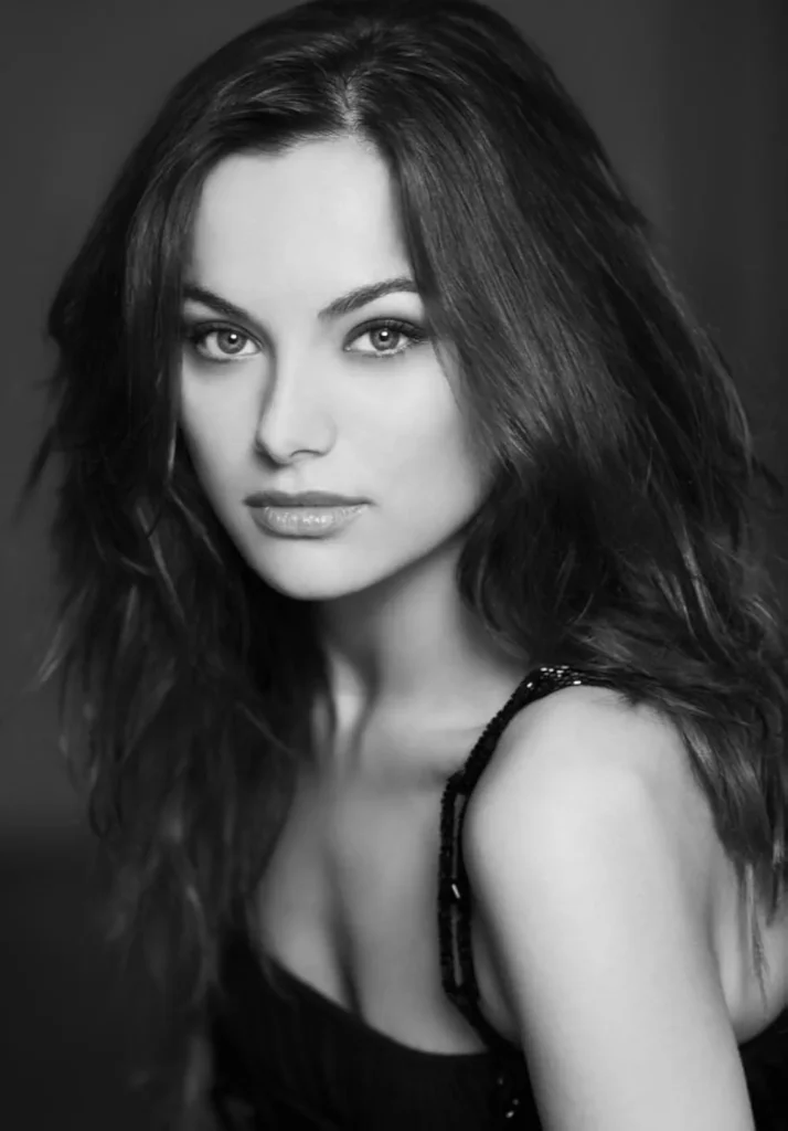 Christina Ochoa - Biography