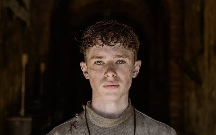 Finn Elliot - Biography
