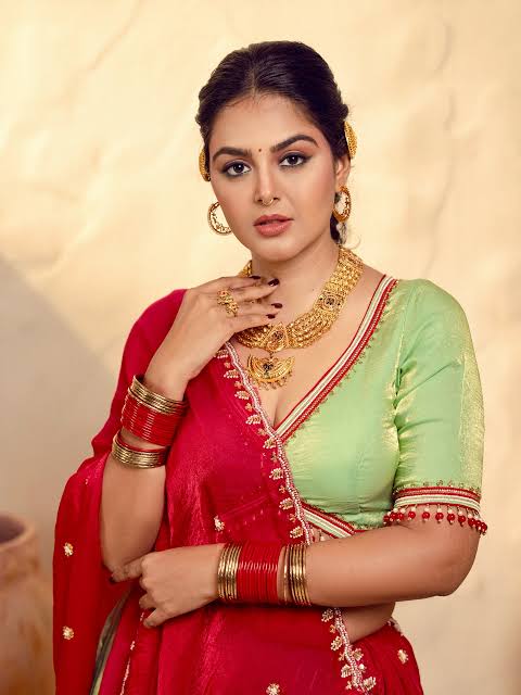 Monal Gajjar Biography: Age, Boyfriend, Net Worth, Ethnicity, Religion, Movies, Awards, Parents, Height