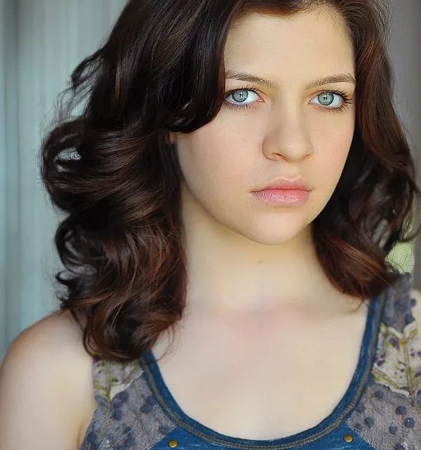 Blaine Saunders Biography: Height, Net Worth, Parents, Husband, Age, Movies, Brands, TV Shows, Instagram