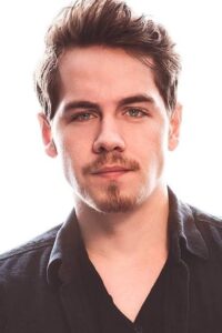 Munro Chambers - Biography