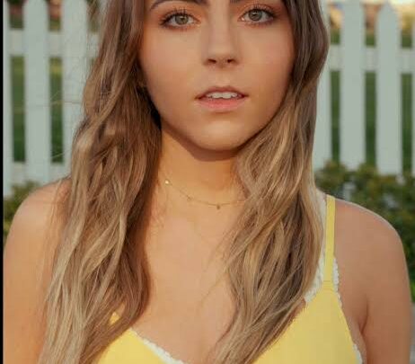 Jada Facer Biography: Net Worth, Songs, Height, Age, Parents, YouTube, Movies, Awards