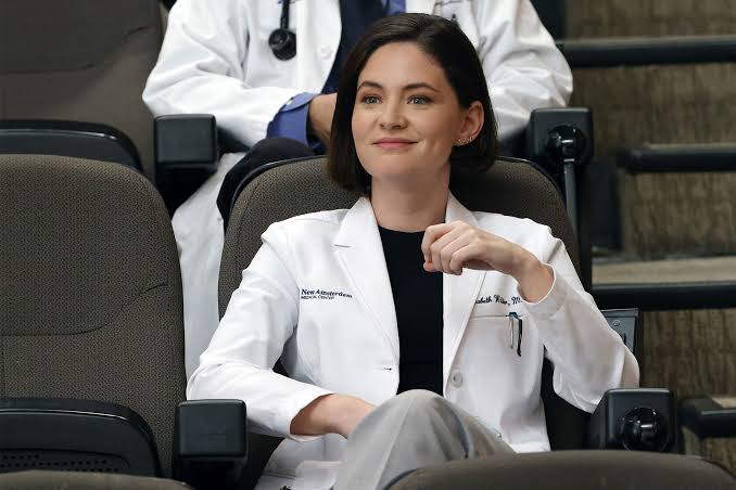 Sandra Mae Frank Biography: TV Shows, Partner, Age, Height, Net Worth, Parents, Movies, Facebook, Career