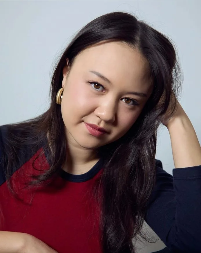Amalia Yoo - Biography