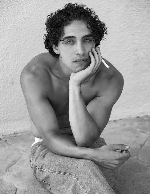 Zach Vaia - Biography