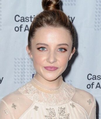 Samantha Isler Biography: Net Worth, Siblings, Age, Height, Boyfriend, Parents, Movies & TV Shows, Twitter