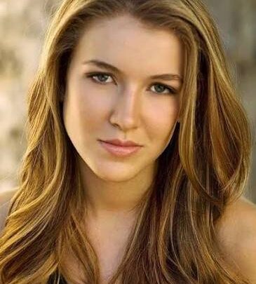 Nathalia Ramos Biography: Husband, Net Worth, Age, Movies, Awards, Children, Parents, Ethnicity