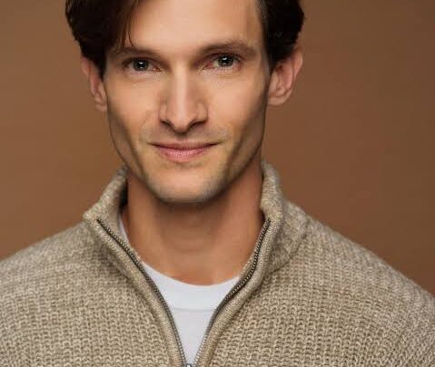 Hunter Gomez Biography: Net Worth, Age, Movies, Girlfriend, Parents, Awards, Ethnicity, Instagram