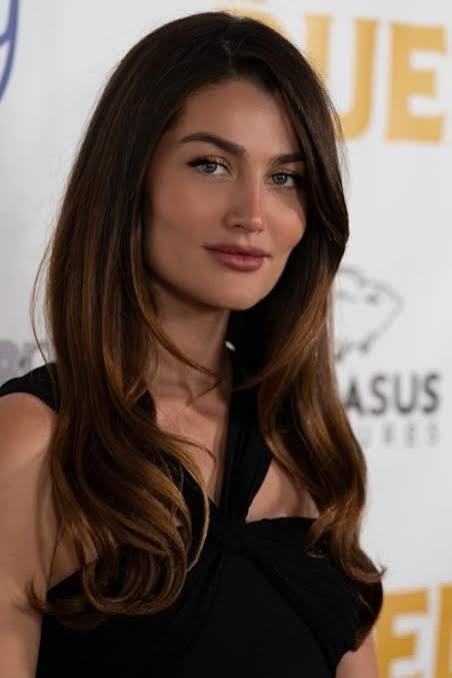 Rachel Matthews - Biography